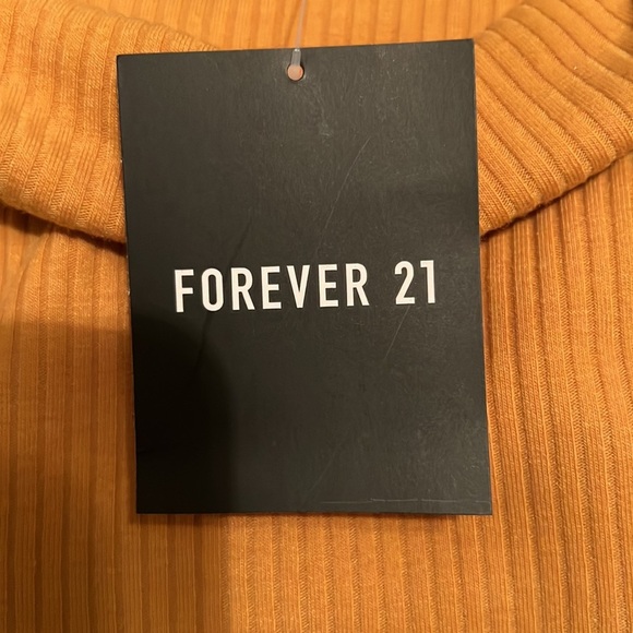 144. Forever 21 Crop Top in Gold - Picture 8 of 12